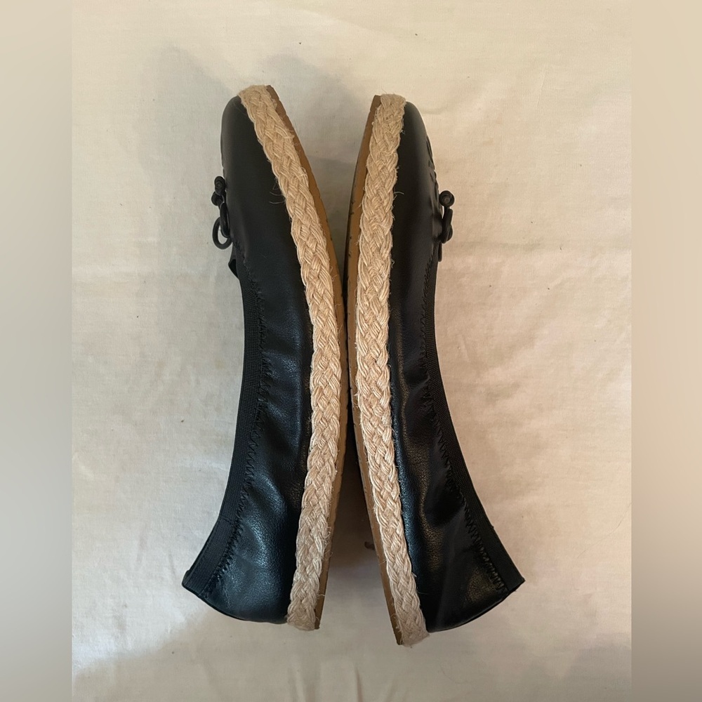 Frye and Co Black Women's ballet flats with Bow Detail size 6M